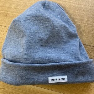 NWOT Women’s/Kids Blue/Gray Beanie